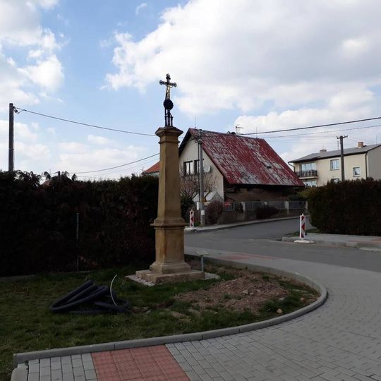 Kříž v západní části Úherců