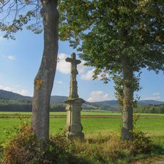 Kříž severně od Štítů u vedlejší silnice