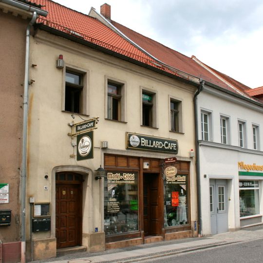 Wohnhaus in geschlossener Bebauung Kirchstraße 69