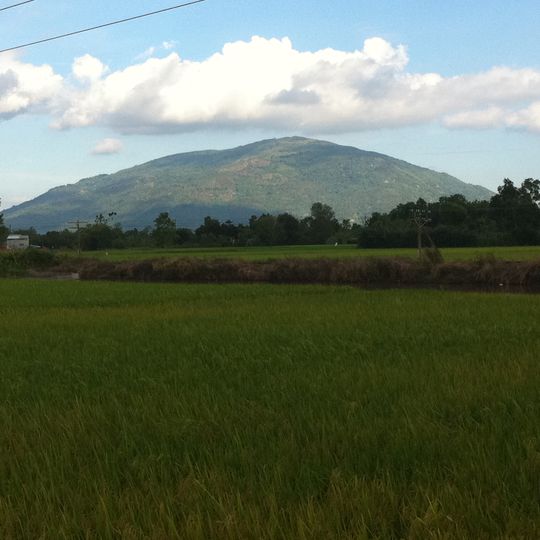 Núi Chứa Chan