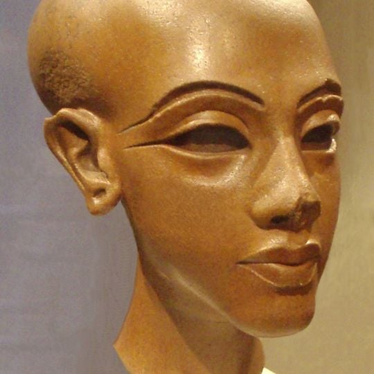 Head of a princess from Amarna