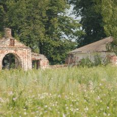 Ограда с воротами (Васильевское)