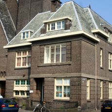 Pastorie behorende tot de rooms-katholiek Onze Lieve Vrouw Hemelvaart- en Sint Josephkerk