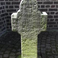 Grabkreuz Kirchplatz 1