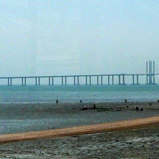 Puente de la bahía de Qingdao