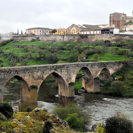 Puente Viejo de Ledesma