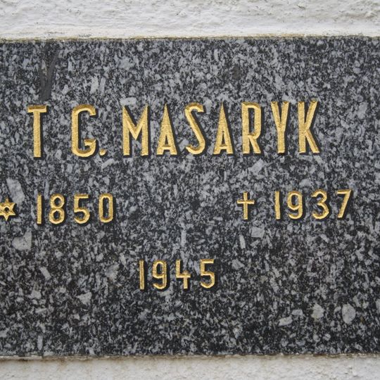 Pamětní deska Tomáše Garrigua Masaryka ve Výčapech