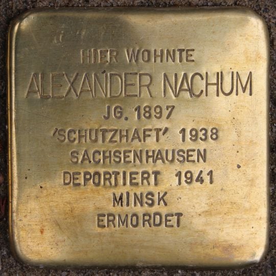 Stolperstein en memoria de Alexander Nachum