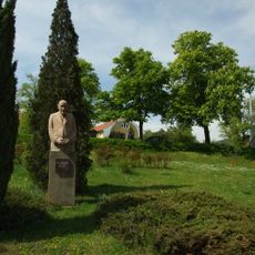 Pomník Františka Xavera Svobody na náměstí v Mníšku pod Brdy