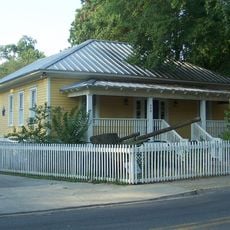 Woman's Working Band House