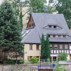 Wohnhaus in halboffener Bebauung Oberwerder 4