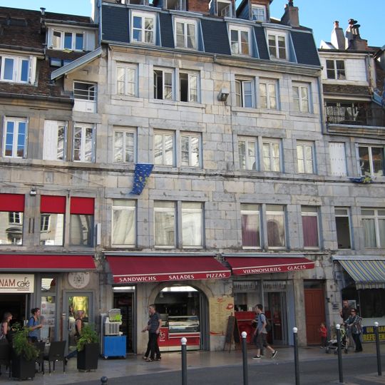 Maison, 13 place du Huit-Septembre