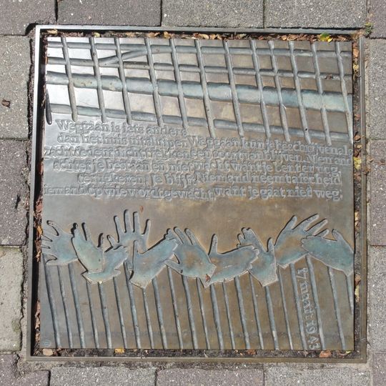 Monument bij het voormalige Joods Weeshuis