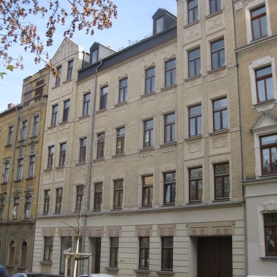 Mietshaus in geschlossener Bebauung Tschaikowskistraße 68