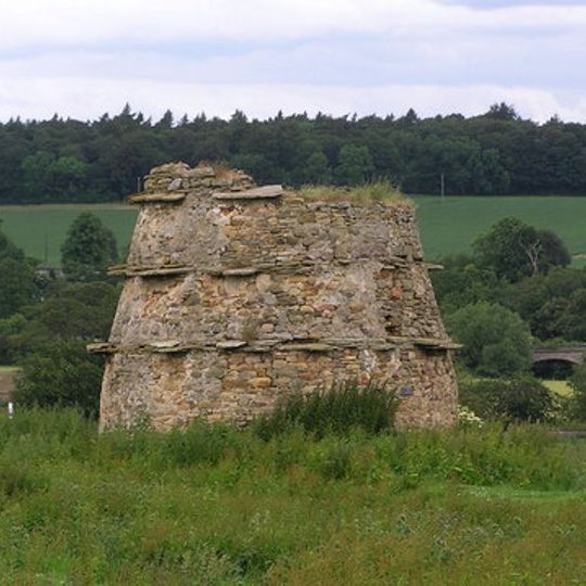 Dovecote 100 metres north of St Lawrence's Chapel