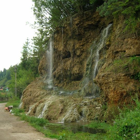 Cascada de apă termală Toplița