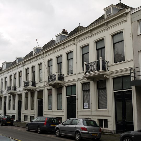 Ensemble van 7 herenhuizen in de stijl van het eclecticisme