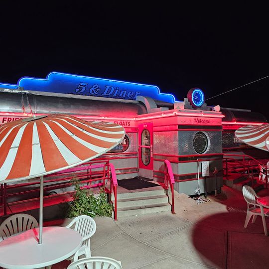 5 & Diner