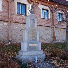 Pomník padlým v Lišicích