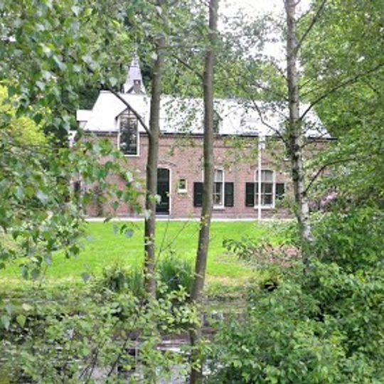 Rovérestein, koetshuis