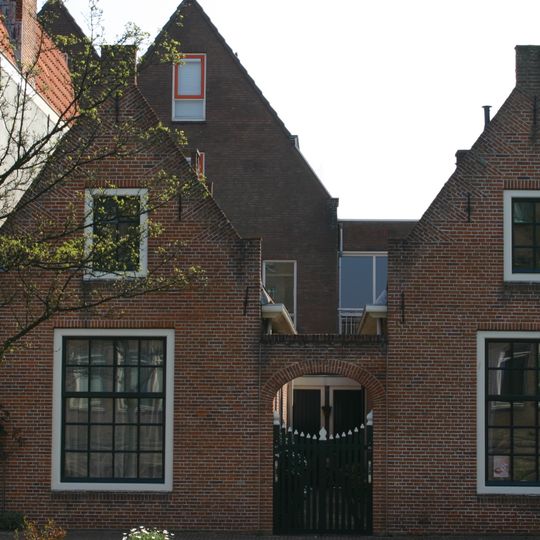 Oranjegracht 95, Leiden
