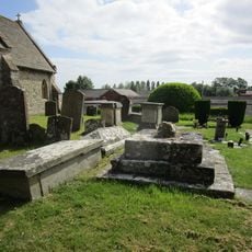 Churchyard cross in St Giles churchyard