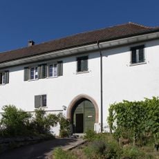 Pfarrhaus mit wehrhafter Kichenumfriedung