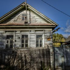 Жилой дом усадьбы (деревянный) c воротами (Торжок)