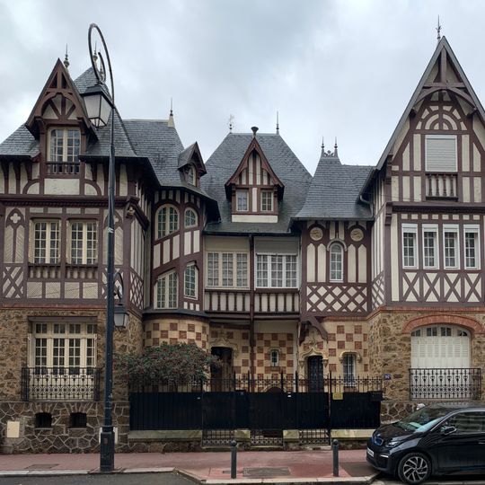 Maison, 102 avenue du Bac