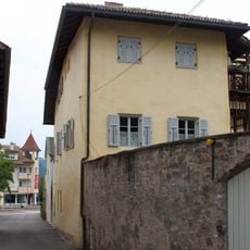 Pfarrwidum mit St.-Johannes-Nepomuk-Kapelle in Auer