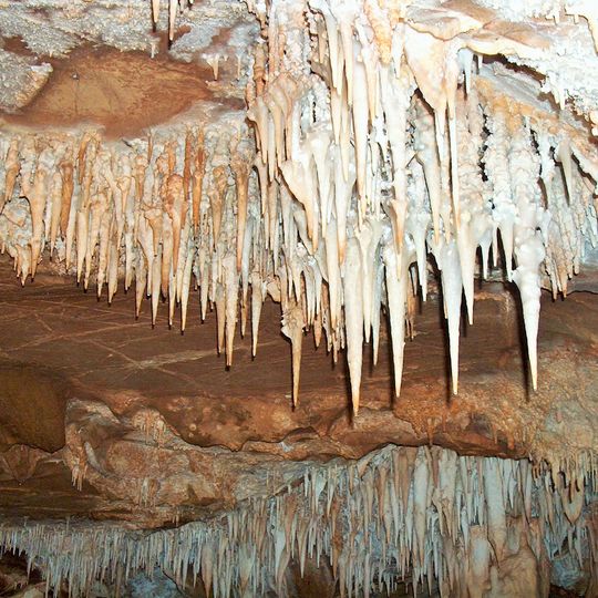 Cuevas de Fuentes de León