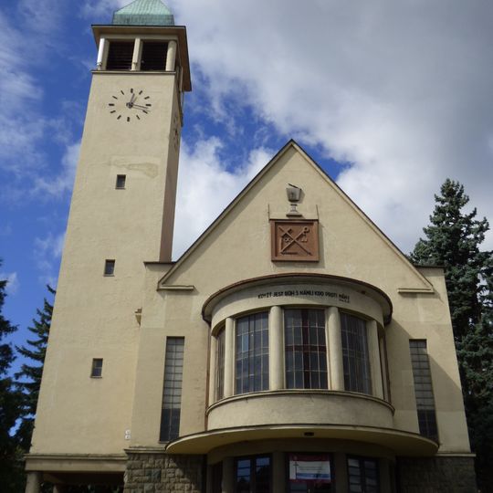 Evanjelický kostol s areálom, kostol