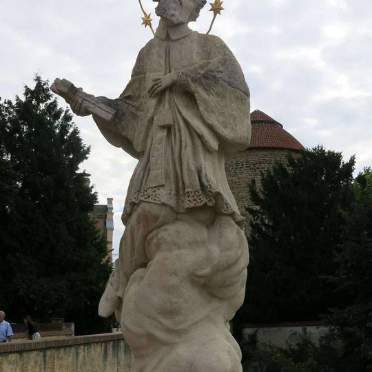 Socha svatého Jana Nepomuckého u hradu