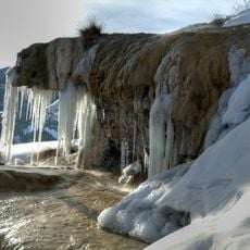 Fontaine pétrifiante de Réotier