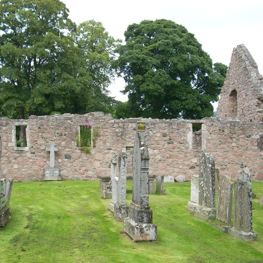 Tullich Churchyard and symbol stones