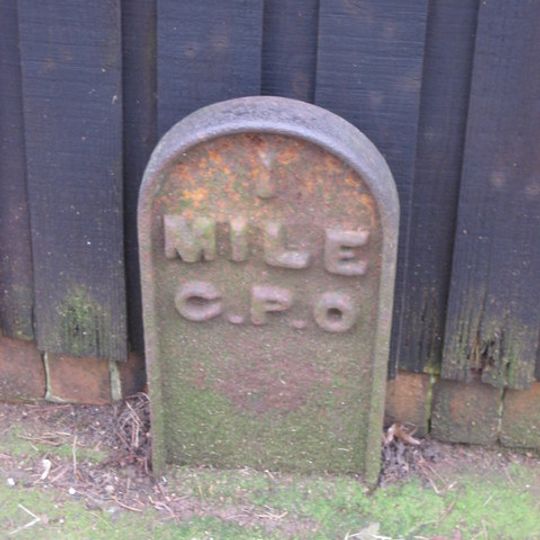 Conniscliffe Road, by Earlston House, E of jct with Linden Avenue