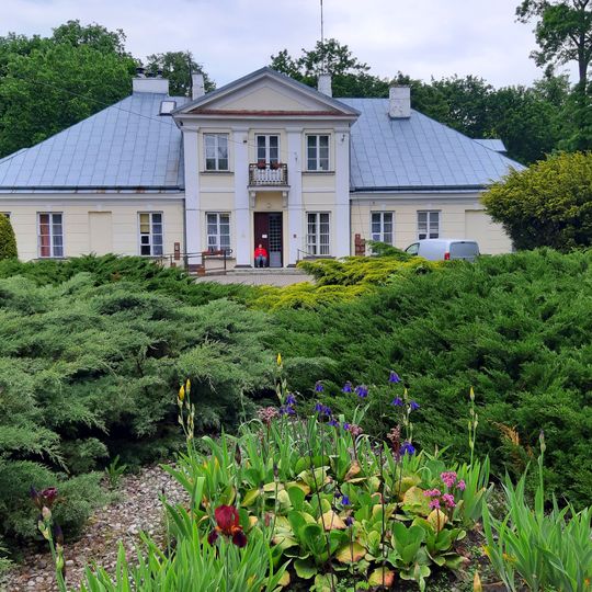Manor in Izdebno Kościelne