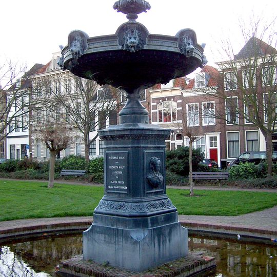 Fountain commemorating Betje Wolff and Aagje Deken