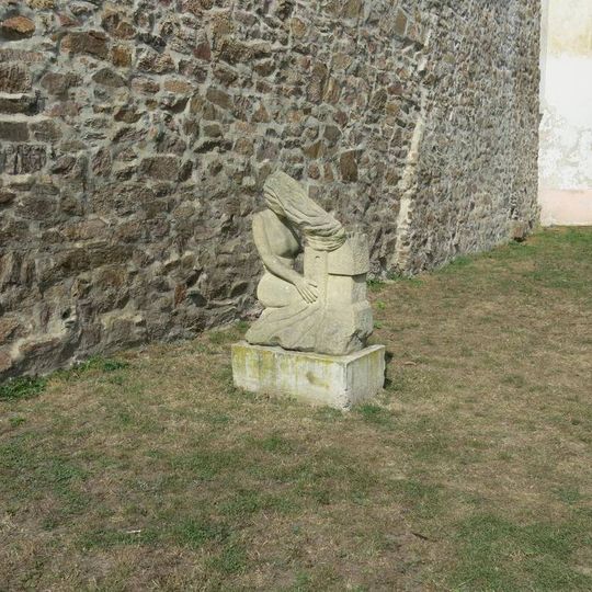 Socha Svatá Barbora na parkánu hradeb v Kadani