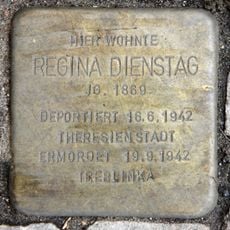 Stolperstein en memoria de Regina Dienstag