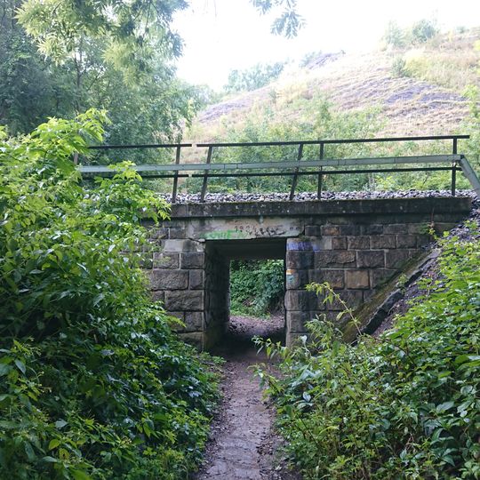 Most trati 173 přes stezku pod Stydlou vodou