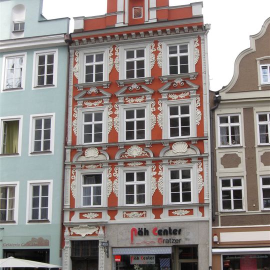 Wohn- und Geschäftshaus