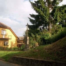 Kříž v Mirošově ve Skořické ulici