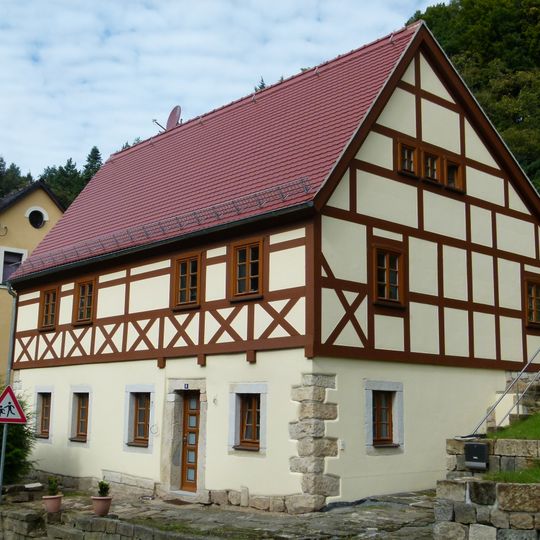 Wohnhaus in offener Bebauung Lohmener Straße 9