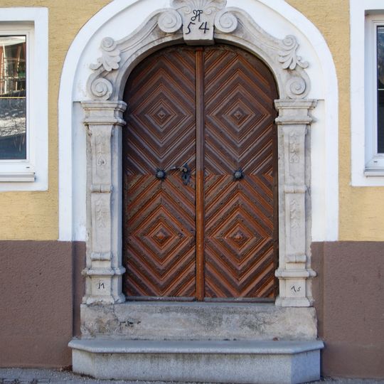 Schauseite und Portal des Puchrieglerhauses