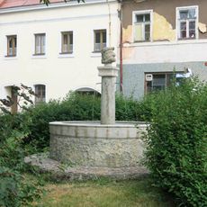 Kašna na Náměstí svatého Vavřince v Horní Blatné