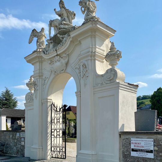 Barockportal Oberer Stadtfriedhof