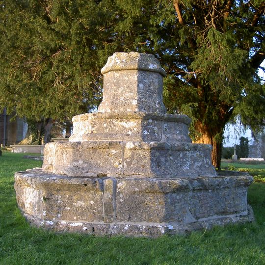 Churchyard cross in St Andrew's churchyard