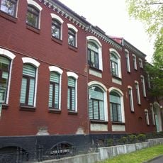 Botanicheskaya street 2-4