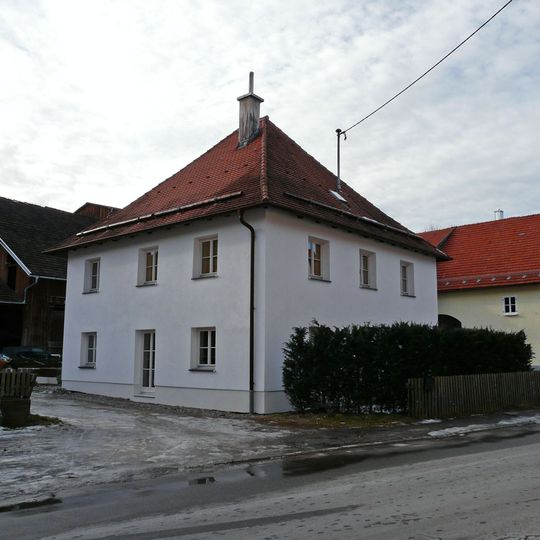 Walmdachhaus